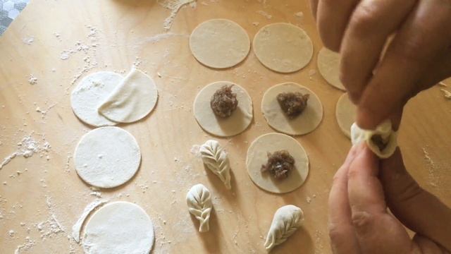 Готовим у Каси пельмени / Курзе / как лепить курзе/ пельмени / как приготовить пельмени курзешки смотреть онлайн