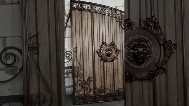 Ворота распашные "Античный Лев" смотреть онлайн