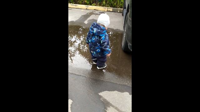 Вам разрешали шлёпать по лужам? смотреть онлайн