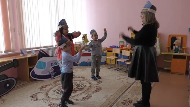 ООД - аппликация "Открытка на 23 февраля" смотреть онлайн