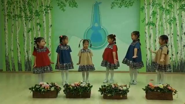 Творческая поляна  2021 Айар түhүлгэ. Коллектив _Сир симэхтэрэ_ - Чылыгырыыр-чалыгырыыр чабырҕах.