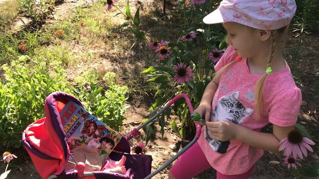 Vika found a doll and pretends to be a parent and plays with him смотреть онлайн