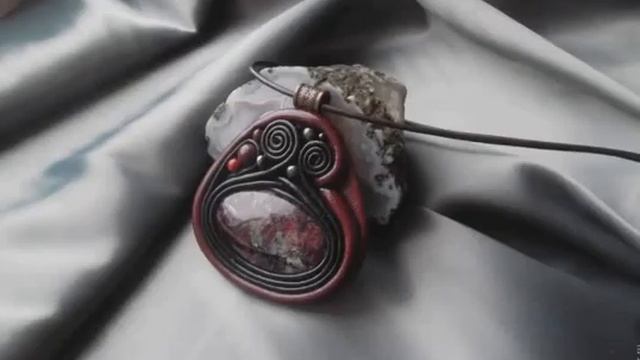 Эвдиалит камень отважных воинов. Описание. Обзор изделий мастеров. смотреть онлайн