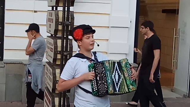 Уличный музыкант Владимир Ковалевский смотреть онлайн