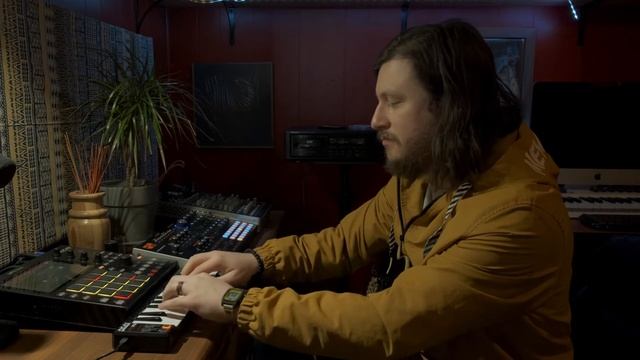 Last day of #jamuary2022 // funky chill beat on the Akai MPC One смотреть онлайн