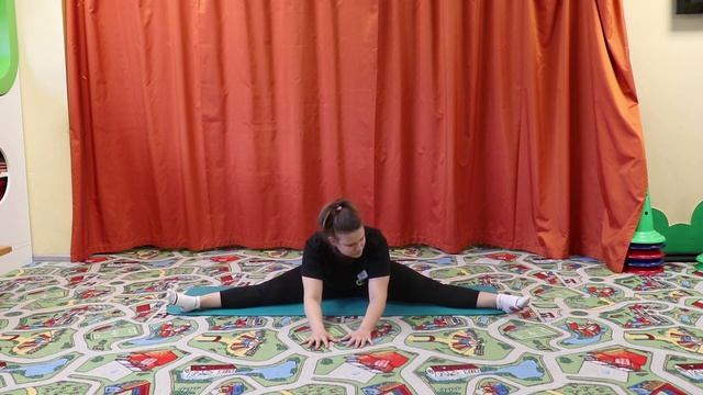 Урок Стретчинга для детей с Юлией Буяновой. Спортклуб "Сормович" смотреть онлайн