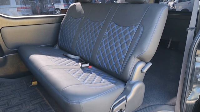 Toyota Hiace 2016 год бензин 2 .7 4 вд Super Gl Dark