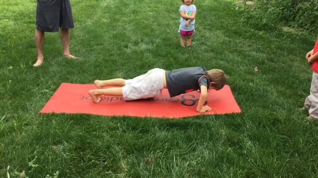Push-Up Challenge смотреть онлайн