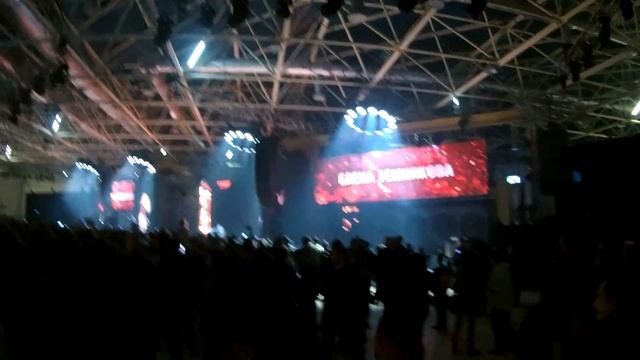 Ночная съемка в помещении. 4K. AC Robin Zed5 смотреть онлайн