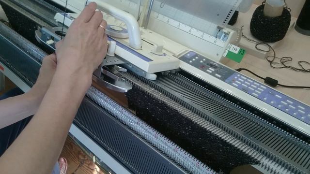 Как связать две полочки для жакета одновременно смотреть онлайн