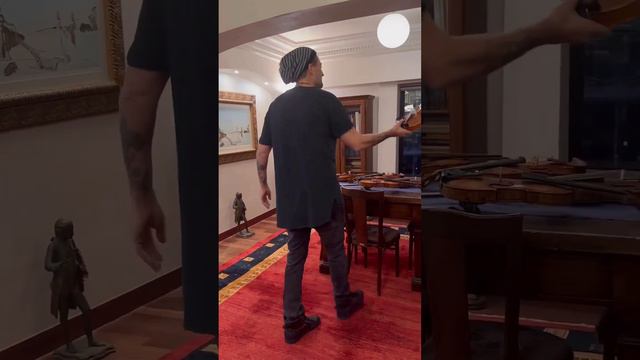 Дэвид Гарретт  эксперт по скрипкам. как он узнает где какая скрипка🤣🎻 #davidgarrettmusic