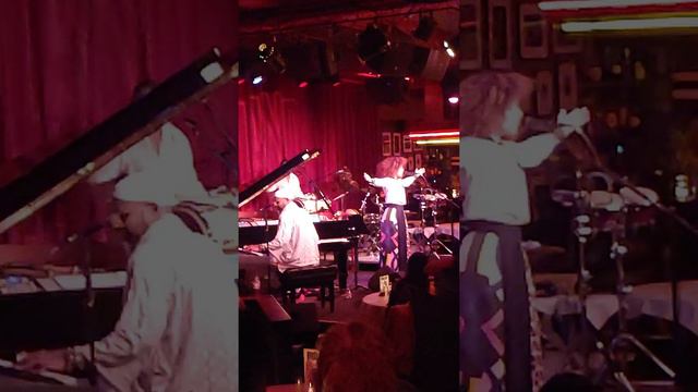 Omar Sosa & Yilian Canizares AGUAS Trio смотреть онлайн