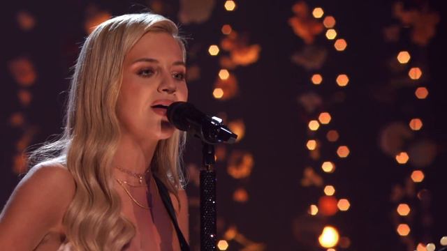 Kelsea Ballerini Performs "IF YOU GO DOWN (I’M GOIN’ DOWN TOO)" | CMT Storytellers смотреть онлайн