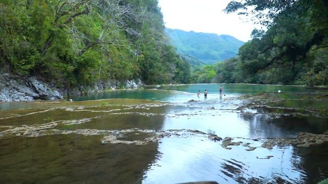 Caving by candlelight in the jungle-The Best Day Trip in Guatemala: Semuc Champey смотреть онлайн
