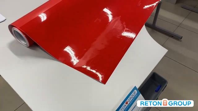 Виниловая плёнка глянцевая красная Reton Group / винил на авто / самоклеющаяся пленка для мебели смотреть онлайн