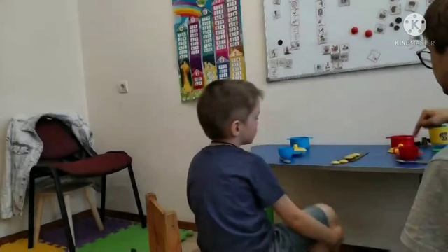 D2 Моторная имитация с различением и использованием предметов смотреть онлайн