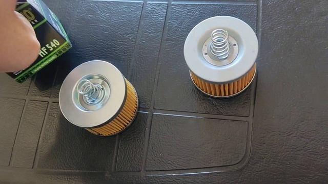 Масляные фильтры для мотоцикла Bajaj Boxer от разных производителей. смотреть онлайн