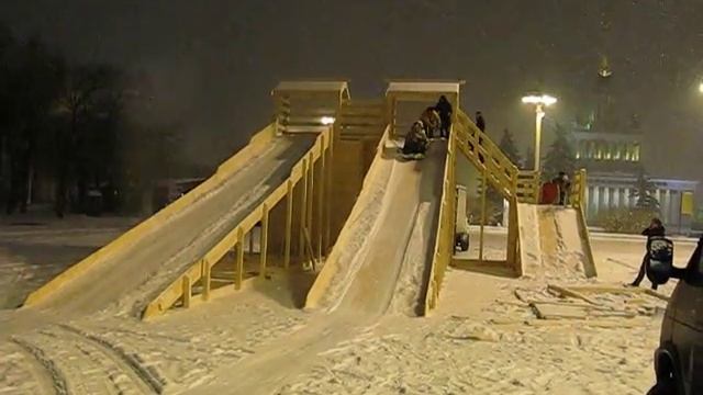 Горка зимняя для детей и взрослых смотреть онлайн