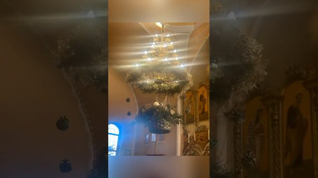 Украшение храма Владимирской иконы Божией матери к празднику Рождества Христова смотреть онлайн