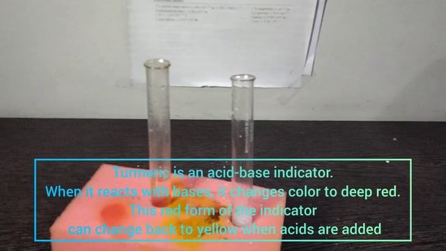 Instant colour changing science experiment ? / Turmeric react with acid and base смотреть онлайн