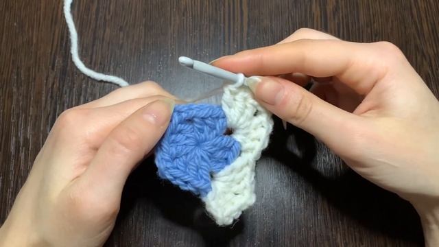 ЖИЛЕТ ИЗ БАБУШКИНЫХ КВАДРАТОВ | мастер класс вяжем крючком смотреть онлайн