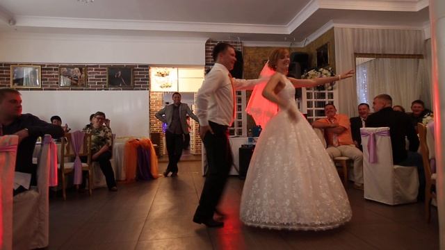 Свадебный танец. Музыка со смыслом, танец с характером. Жених жжёт. смотреть онлайн