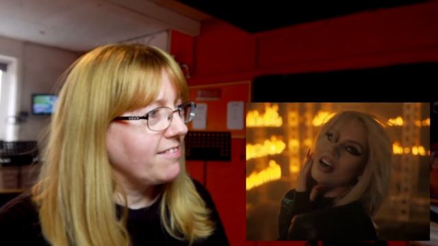 Vocal Coach Reacts to Pussycat Dolls 'React' смотреть онлайн