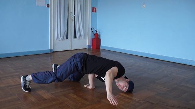 Как делать Turtle Freeze (how to turtle freeze) смотреть онлайн