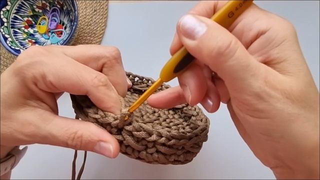 Срочно берите шнур и крючок, потому что вы точно захотите связать эту корзинку! смотреть онлайн
