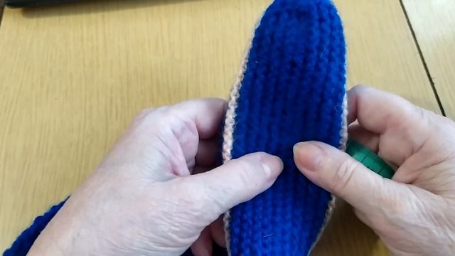 ТАПОЧКИ СПИЦАМИ . ОБЗОР . МИНУСЫ УШЛИ В ПЛЮСЫ. смотреть онлайн