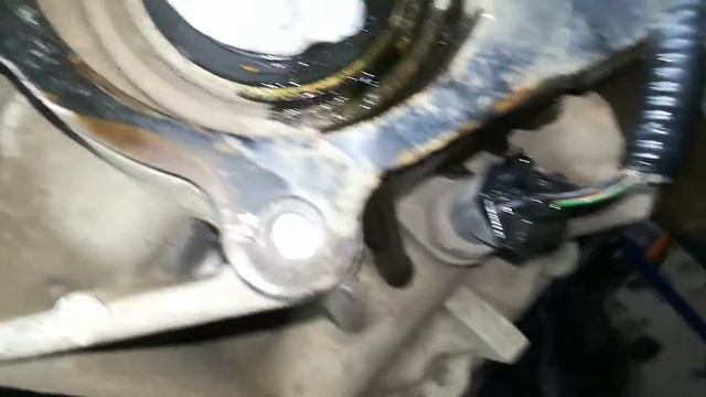 Nissan Primera сломались болты крепления КПП смотреть онлайн