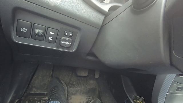 Toyota Corolla  Установка и подключение ПТФ