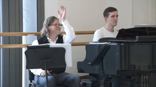 The corps de ballet rehearse Romeo and Juliet (The Royal Ballet) смотреть онлайн