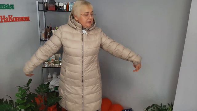 Обзор новинки 14 каталога Фаберлик .Стеганный пуховик .Примерка смотреть онлайн