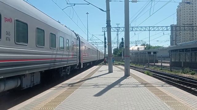 ТЭП70-0341 с пассажирским поездом №493 Анапа - Ульяновск смотреть онлайн