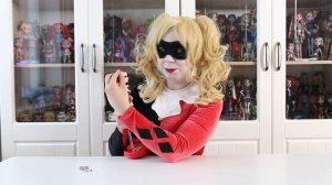 На сцене Харли Квинн! ) Распаковка и обзор куклы barbie Harley Quinn 2005 года