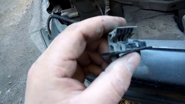 Снимаю переднюю фару Toyota Corona Premio смотреть онлайн