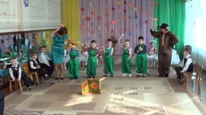 Веселый танец мальчиков с молоточками на утреннике