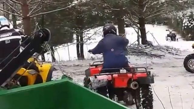 Honda TRX 300 4x4 quad Babica podjazd na start смотреть онлайн