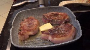 ? ШИКАРНЫЙ СТЕЙК ИЗ СВИНИНЫ. СТЕЙК ИЗ СВИНИНЫ НА СКОВОРОДЕ.