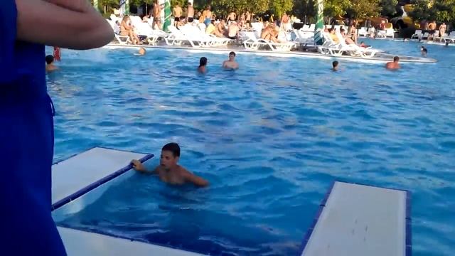 Резвимся в аквапарке 1 смотреть онлайн