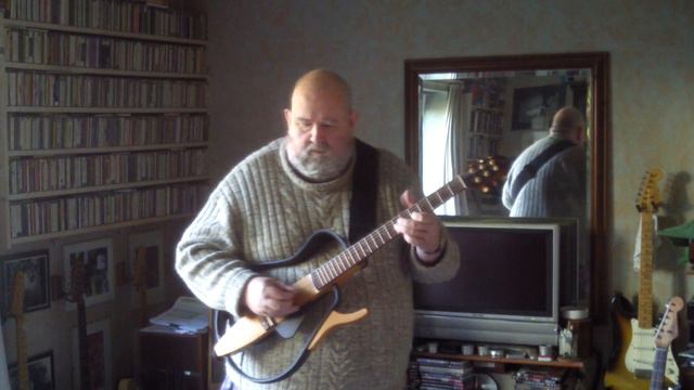 Yamaha SLG100S Silent Guitar with 10-52 electric strings смотреть онлайн