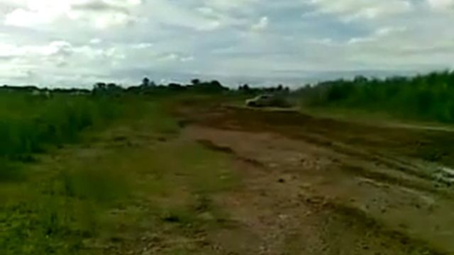 Автолюбители гоняют Volkswagen Amarok по бездорожью. Amarok-club.ru