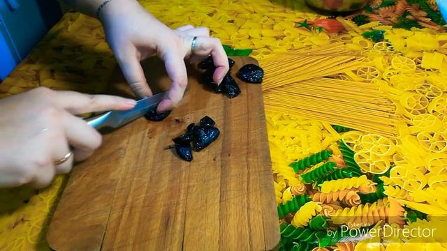 Банановый кекс с черносливом. 183кк на 100г.