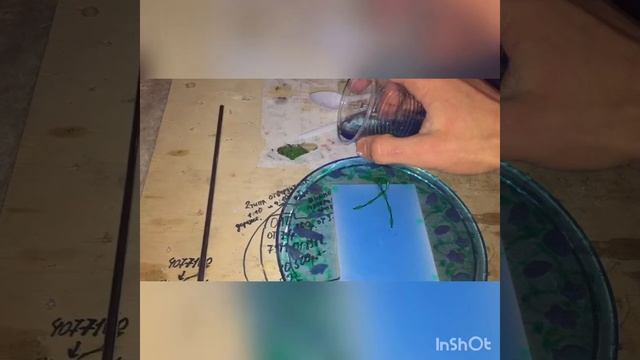 Акрил,epoxy , подарок !Попробовал залить форму украсить и сделать настенные часы !) смотреть онлайн