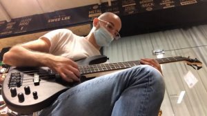 Ibanez GSR200B Bass - my 1st time