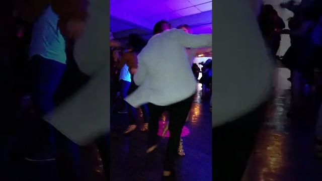 Bachata Dancing at Steven's Steakhouse with JJ Curry and Friend. смотреть онлайн