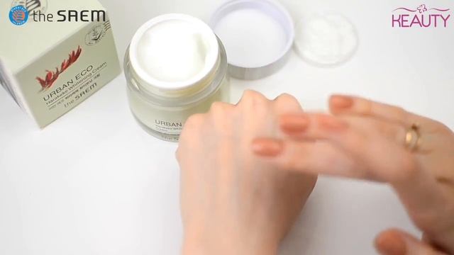 Крем осветляющий с экстрактом новозеландского льна The Saem Urban Eco Harakeke Whitening Cream смотреть онлайн