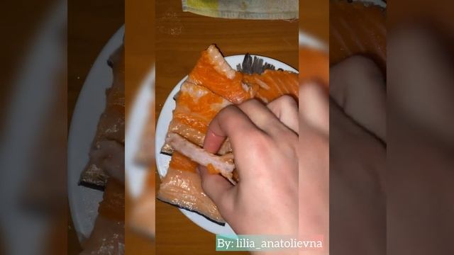 Дуже смачна уха з хребтів червоної рибки? смотреть онлайн