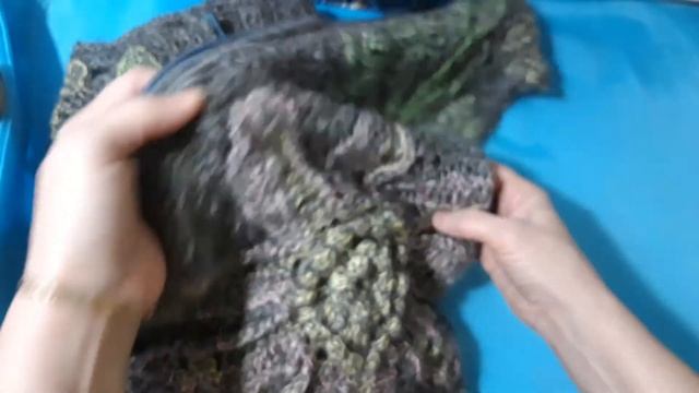 Пуховый жилет крючком.Ирландское кружево. смотреть онлайн